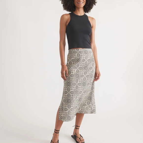 Midi Skirt elegant print classy zip on side clean finish patterns size 0 - Picture 4 of 5